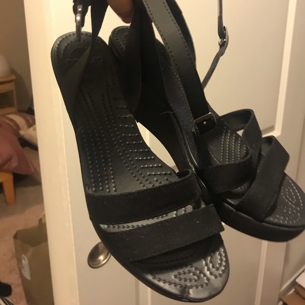 NWOT Crocs Leigh Wedge Women’s sz 10
